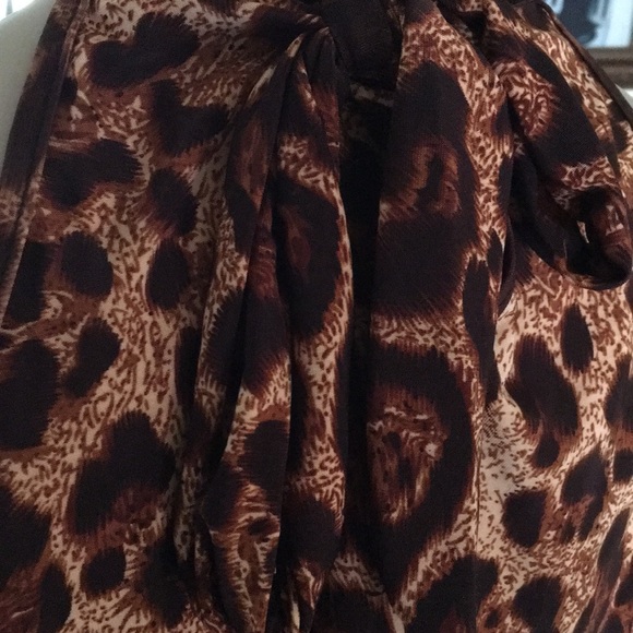Leopard Print Sleeveless Top - Picture 3 of 8